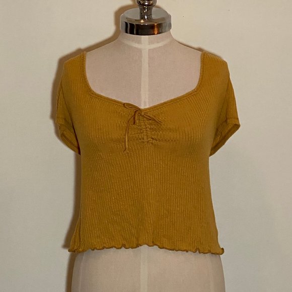 Abercrombie & Fitch - Picture 1 of 3